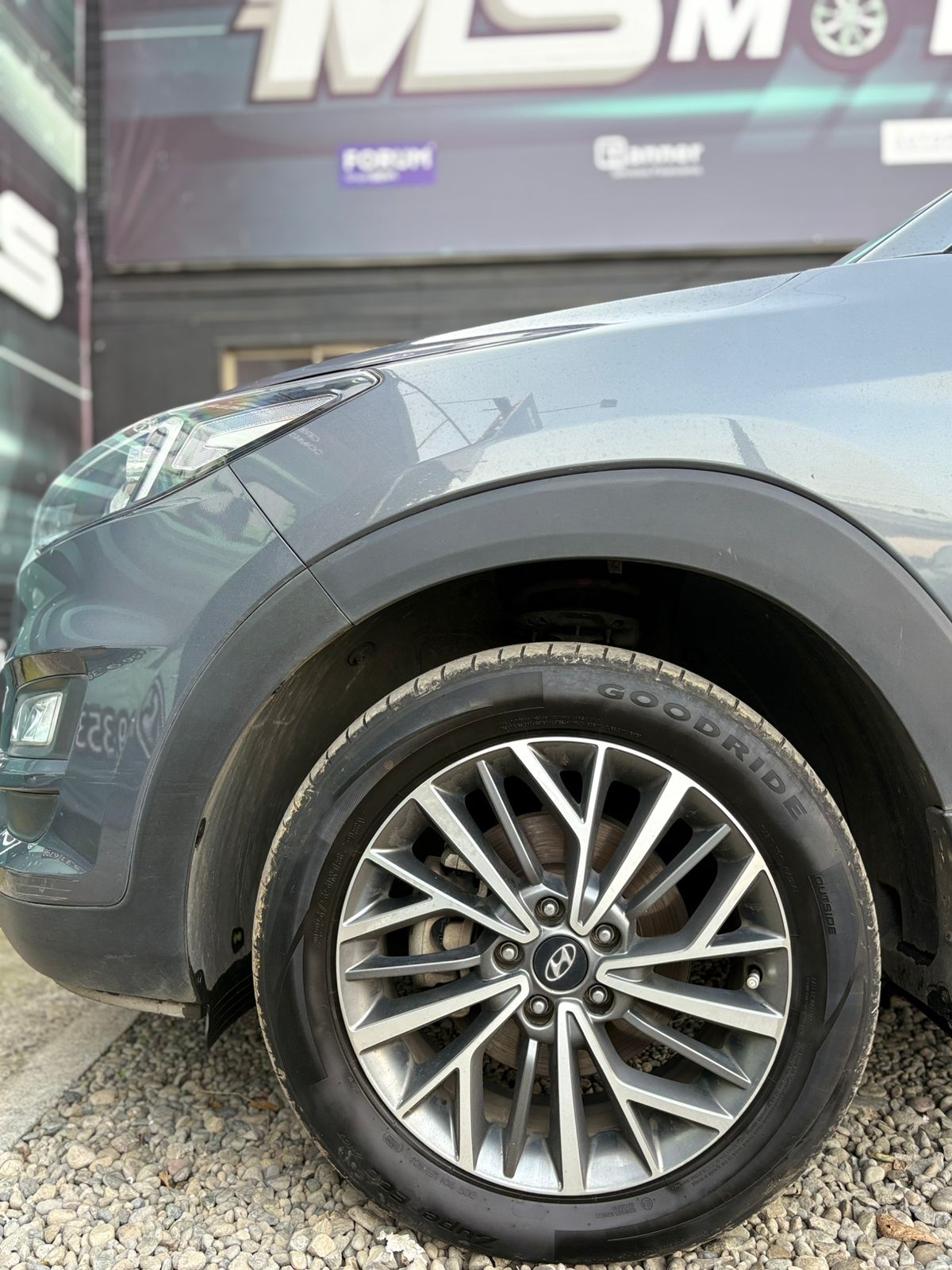KIA Sonet — foto 15 de 17